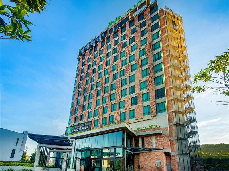 Ibis Styles Kota Kinabalu Inanam Hotel Exterior photo
