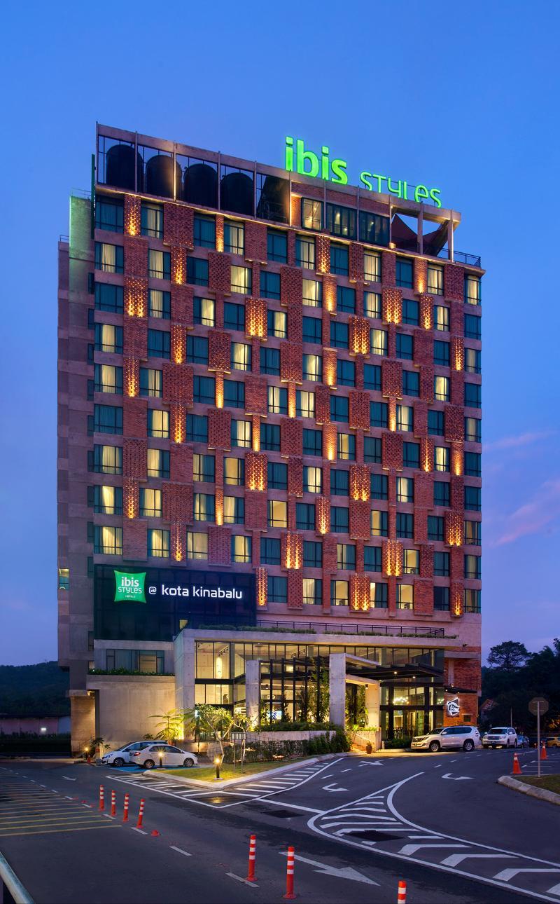 Ibis Styles Kota Kinabalu Inanam Hotel Exterior photo